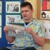 Wizyta pana weterynarza u Smerfów i Pszczółek