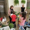 Spotkanie przedszkolaków z florystką