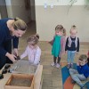 Przedszkolaki poznają mieszkańców lasu - spotkanie z leśniczym