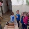 Przedszkolaki poznają mieszkańców lasu - spotkanie z leśniczym