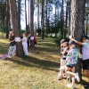 "Przytul się do drzewa"